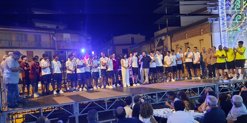 La Deliese si presenta e raccoglie l'abbraccio dei suoi tifosi